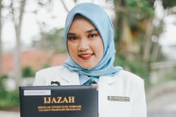 SEMARANG Graduation Photography/Foto Wisuda