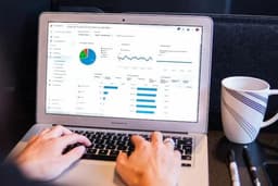 Jasa Pencarian Laporan Keuangan Perusahaan, Data di Bursa Efek Indonesia, Data Sekunder Penelitian